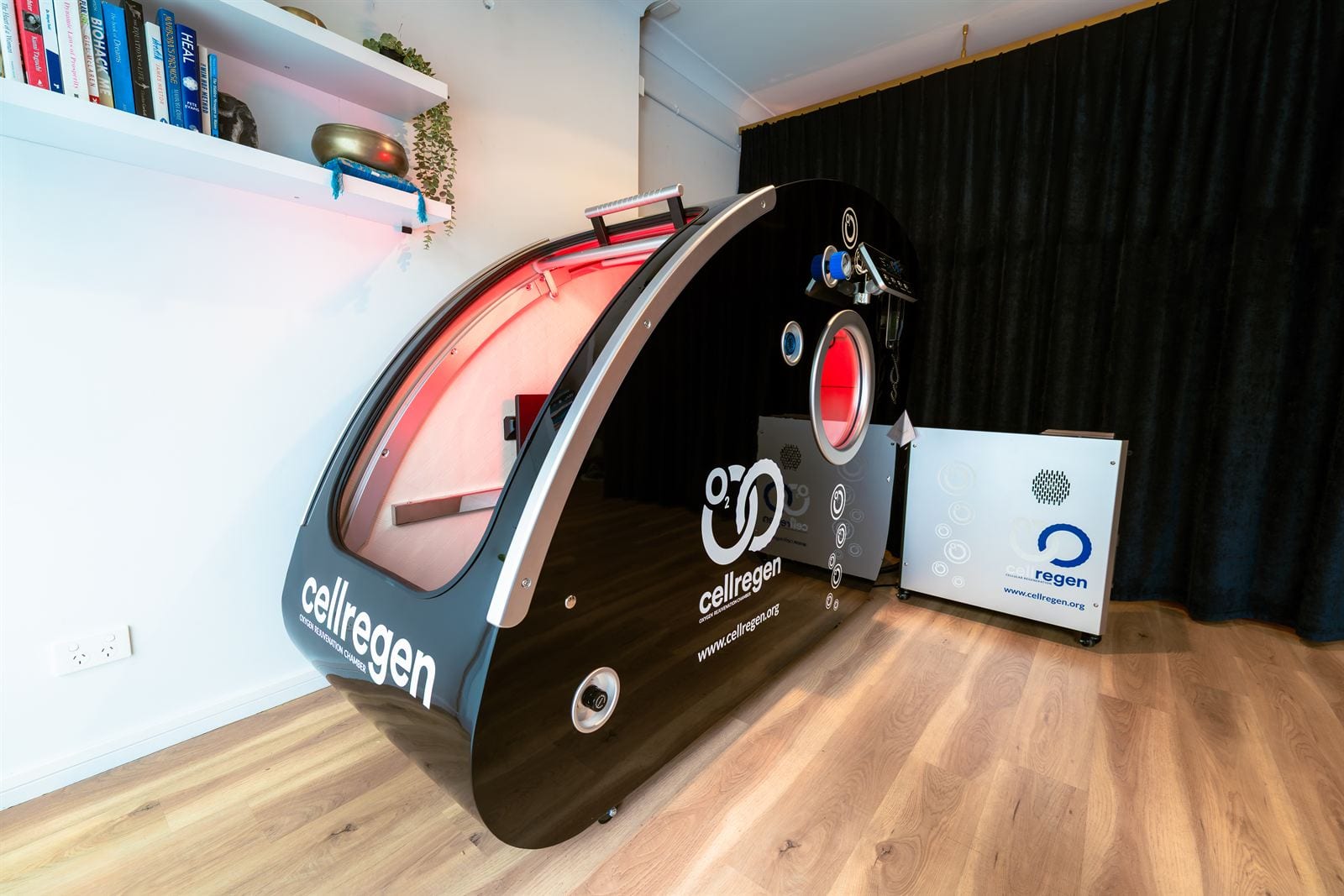The CellRegen hyperbaric oxygen chamber
